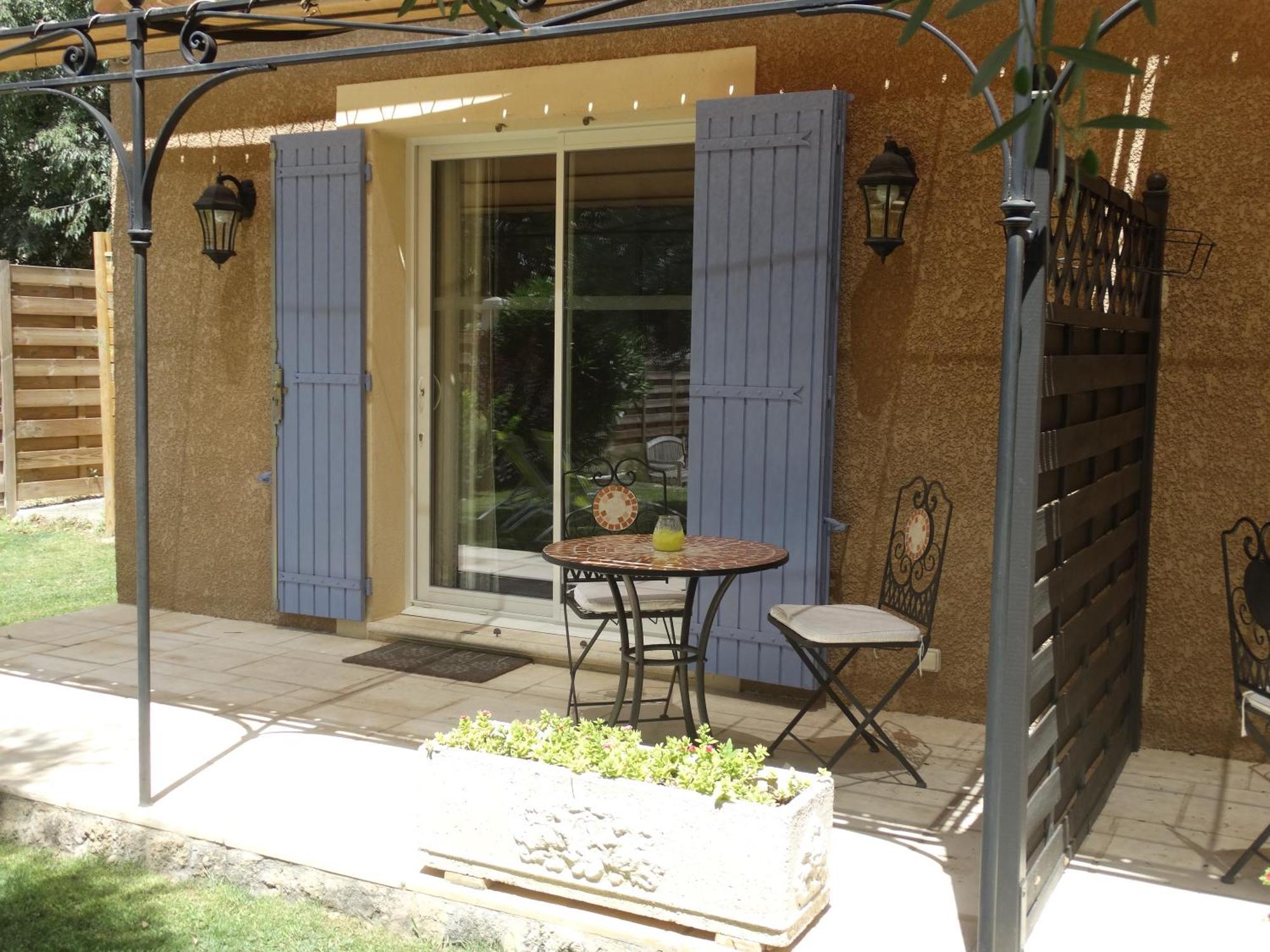 Gites En B&B Le Clos De La Cerise ชาโตเนิฟ-ดู-ปาป ภายนอก รูปภาพ